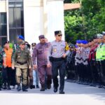 Kapolda Jambi Bersama Gubernur dan Danrem Pimpin Apel Gelar Pasukan Operasi Lilin 2025.