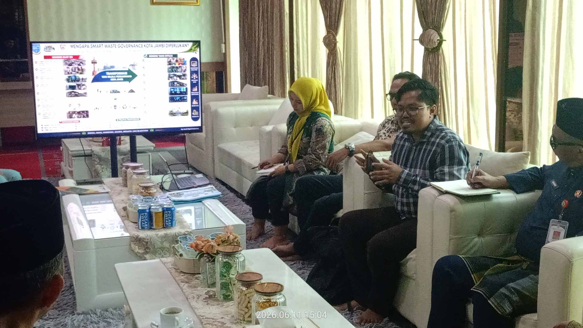 Prof. Ade Oktarino dan Pemkot Jambi Sinergikan Pengelolaan Sampah Berbasis Digital