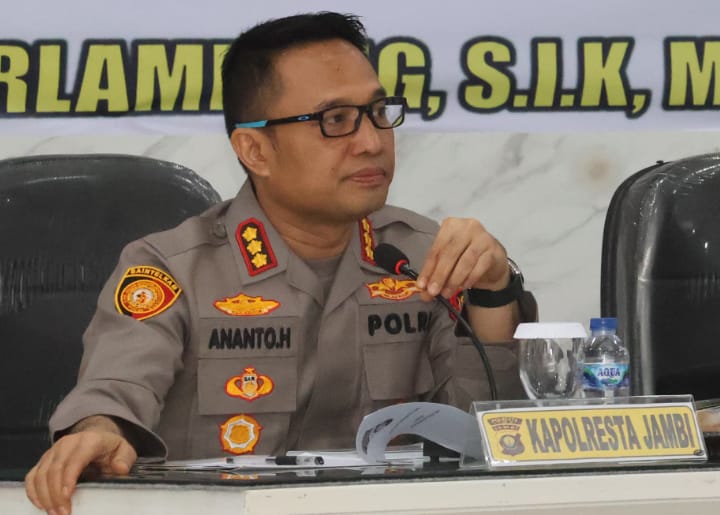Antisipasi Berbagai Gangguan, Kapolresta Jambi Ajak Masyarakat Bersama Jaga Situasi Kamtibmas dan Manfaatkan Layanan Call Center 110