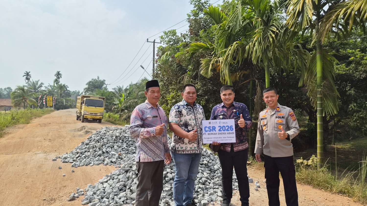 PT Berkah Energi Abadi Realisasikan CSR, Fokus Perbaiki Infrastruktur Jalan Maro Sebo